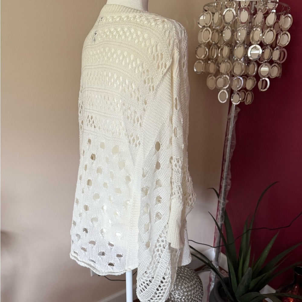 Crew Neck Sweater with Open-Knit Pattern - Picture 2 of 4